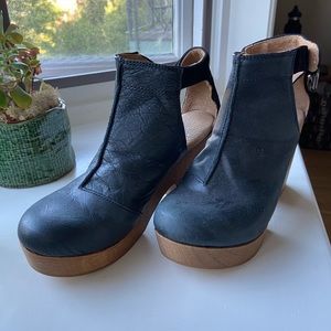 Free people black leather clog heels